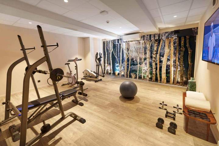 Hotel with fitness room in Valence